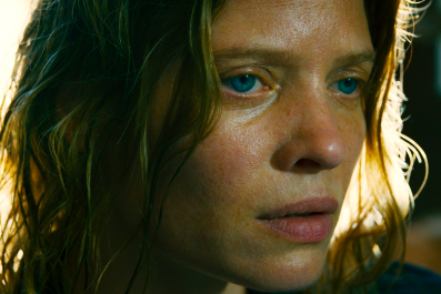 Captives - Mélanie Thierry Captives - Mélanie Thierry